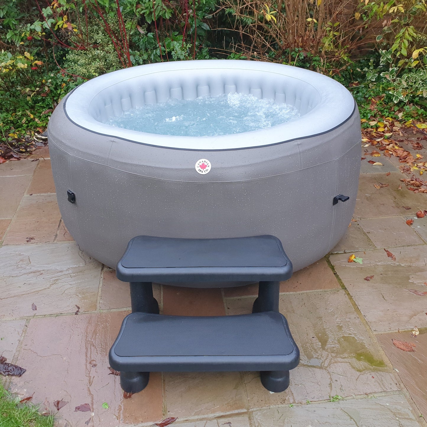 Universaltreppe für Whirlpool, 2 Stufen, 40 x 72 x 52 cm, Einstiegshilfe Pool, rutschfest und tragbar, Whirlpool Zubehör