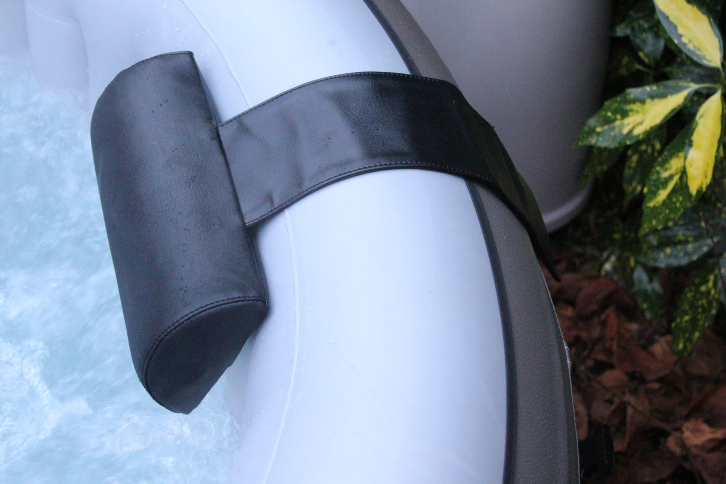 Whirlpool Kopfstütze Outdoor, Nackenkissen für Pool wasserfest, halbrund, Poolkissen in Schwarz, Whirlpool Zubehör