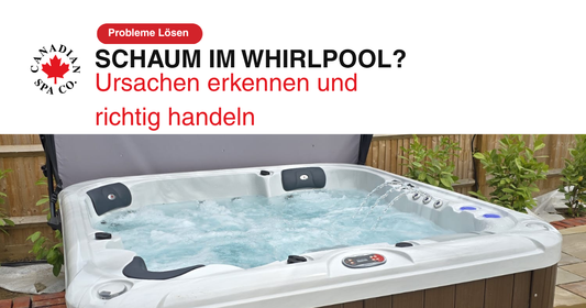 Schaum auf dem Whirlpoolwasser durch Seifen- und Kosmetikrückstände